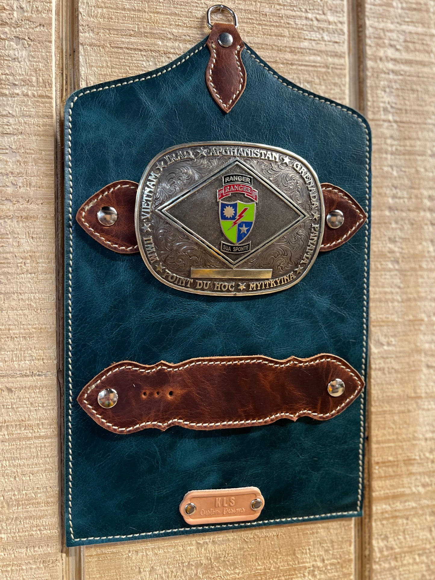 Buckle Display - 2 Buckles