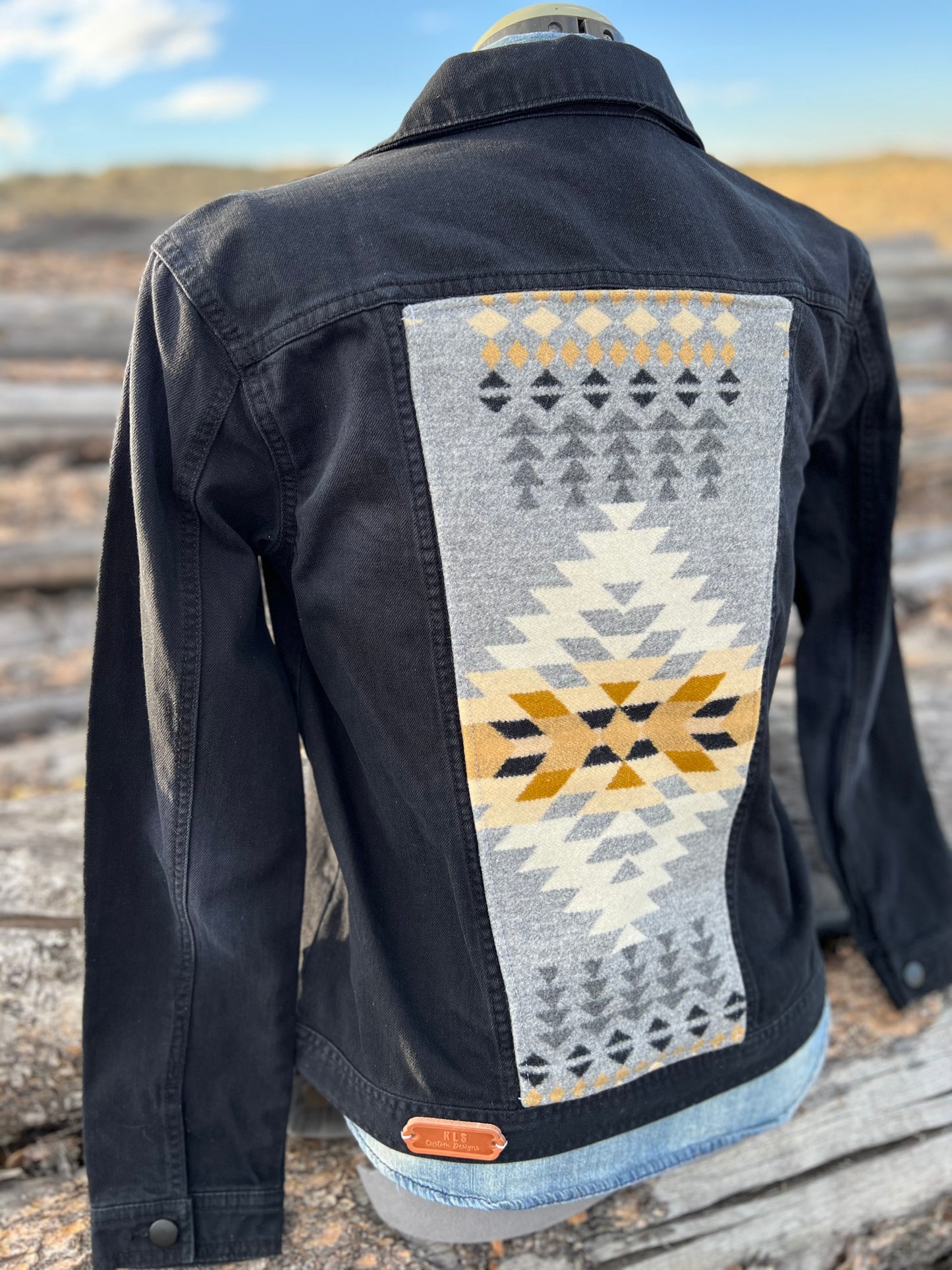 Black Jacket with Pendleton ~Ladies S