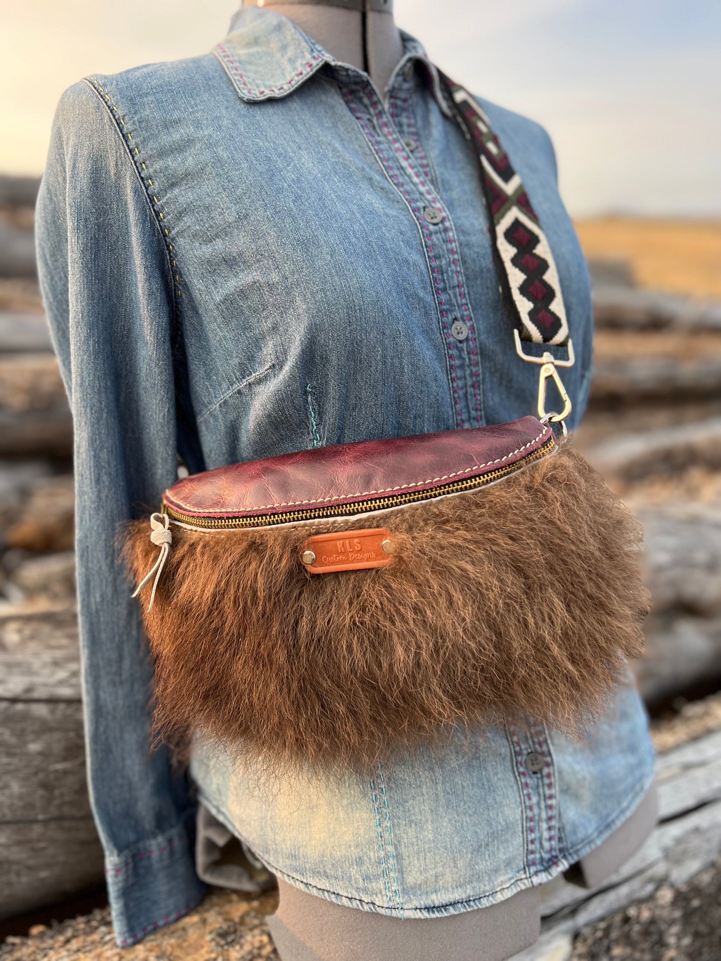 Sling Bag - BUFFALO - Purple Leather