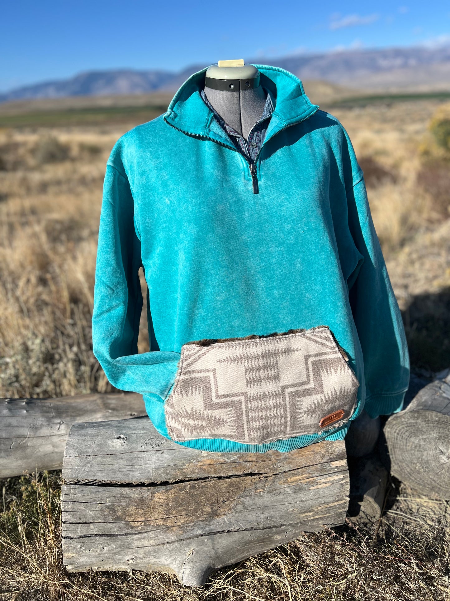 1/4 Zip Sweatshirt - Large