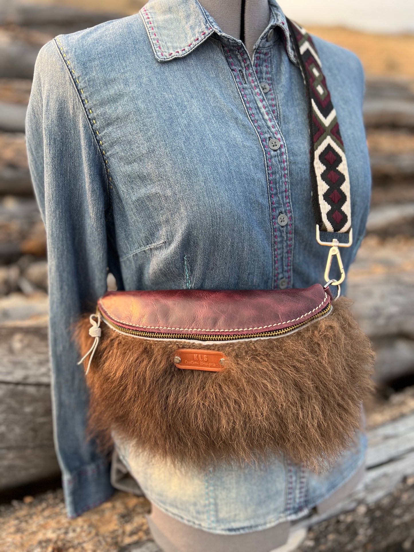 Sling Bag - BUFFALO - Purple Leather