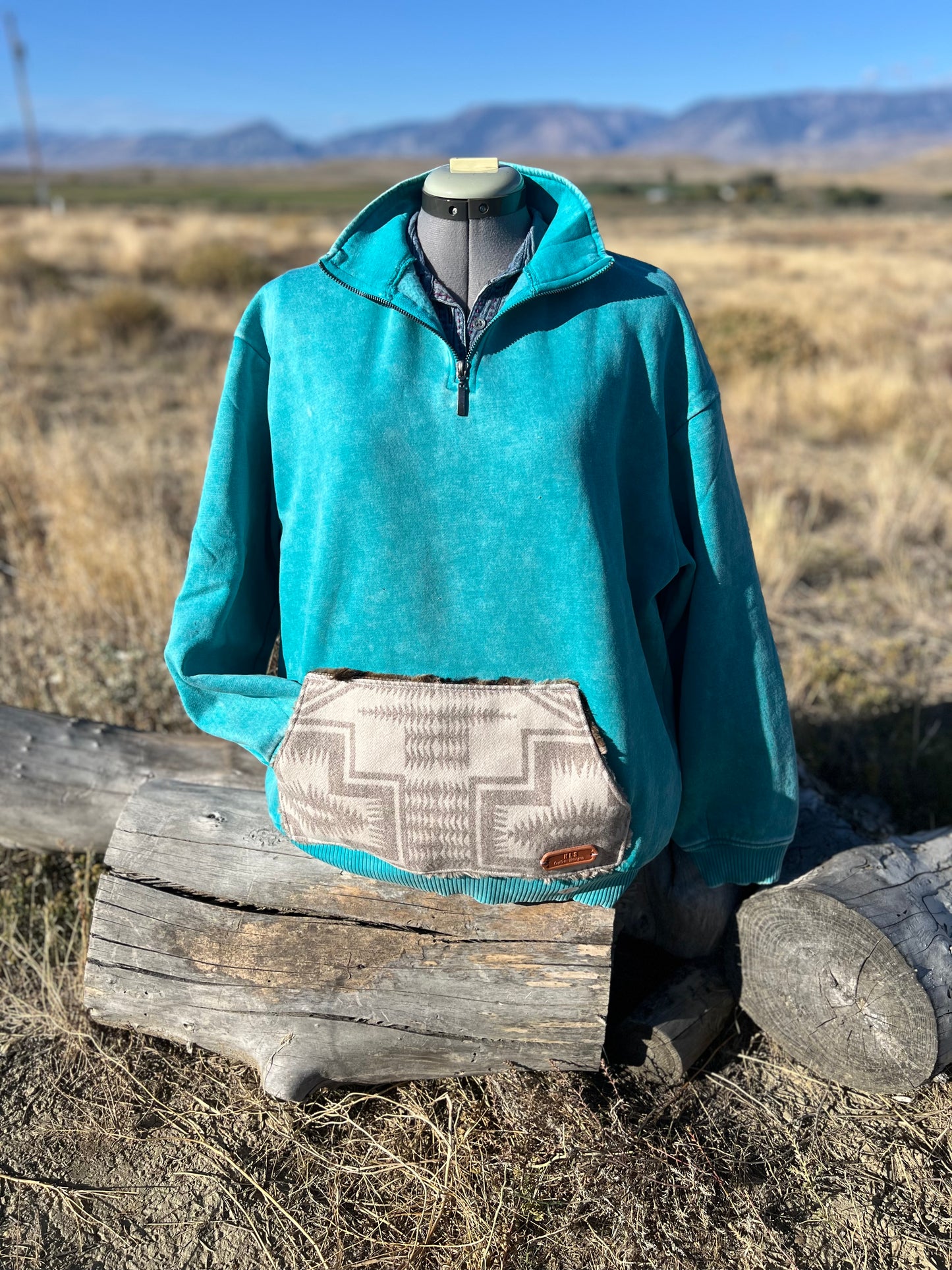 1/4 Zip Sweatshirt - Large