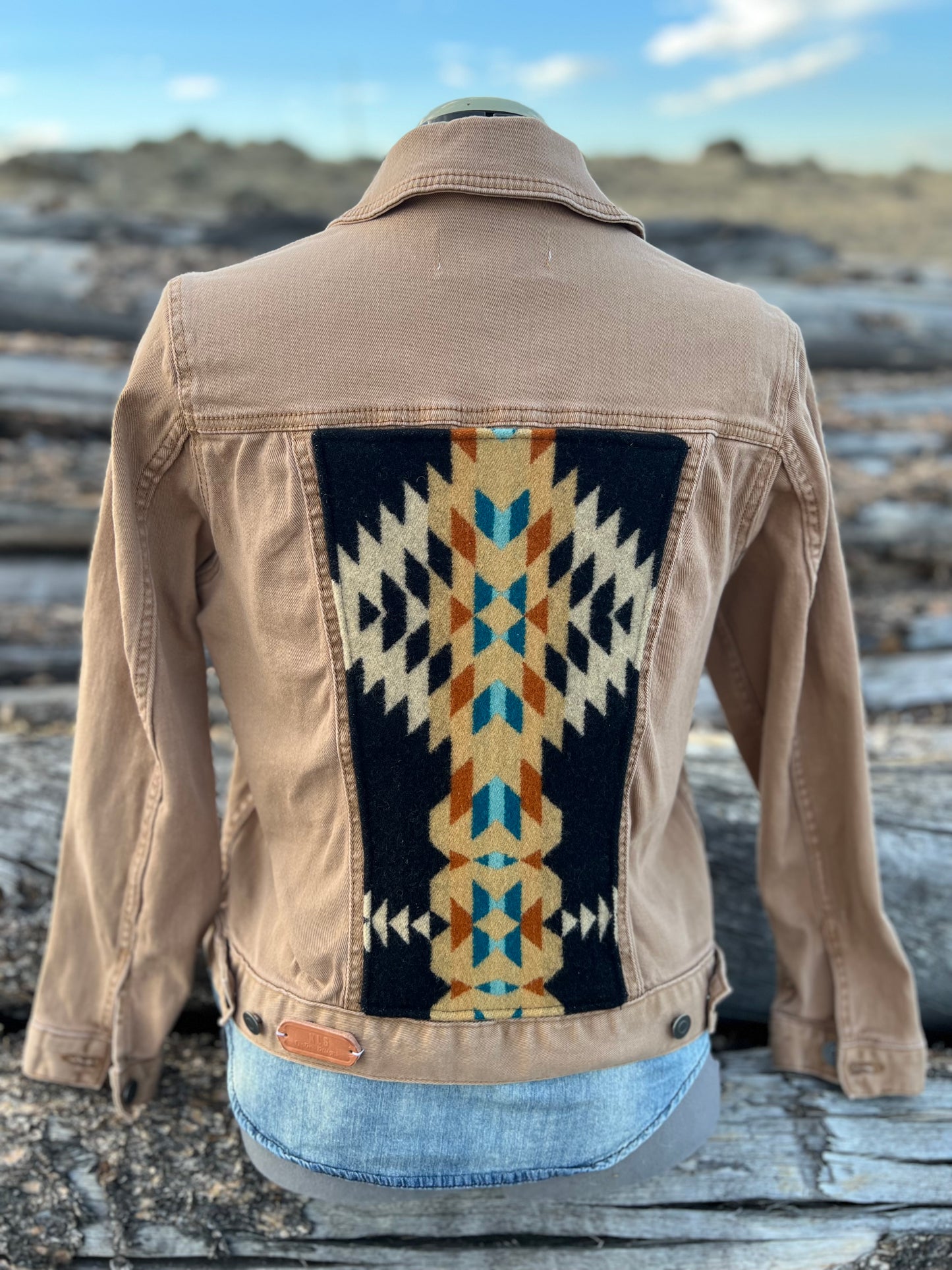 Tan Jacket with Pendleton ~Ladies L