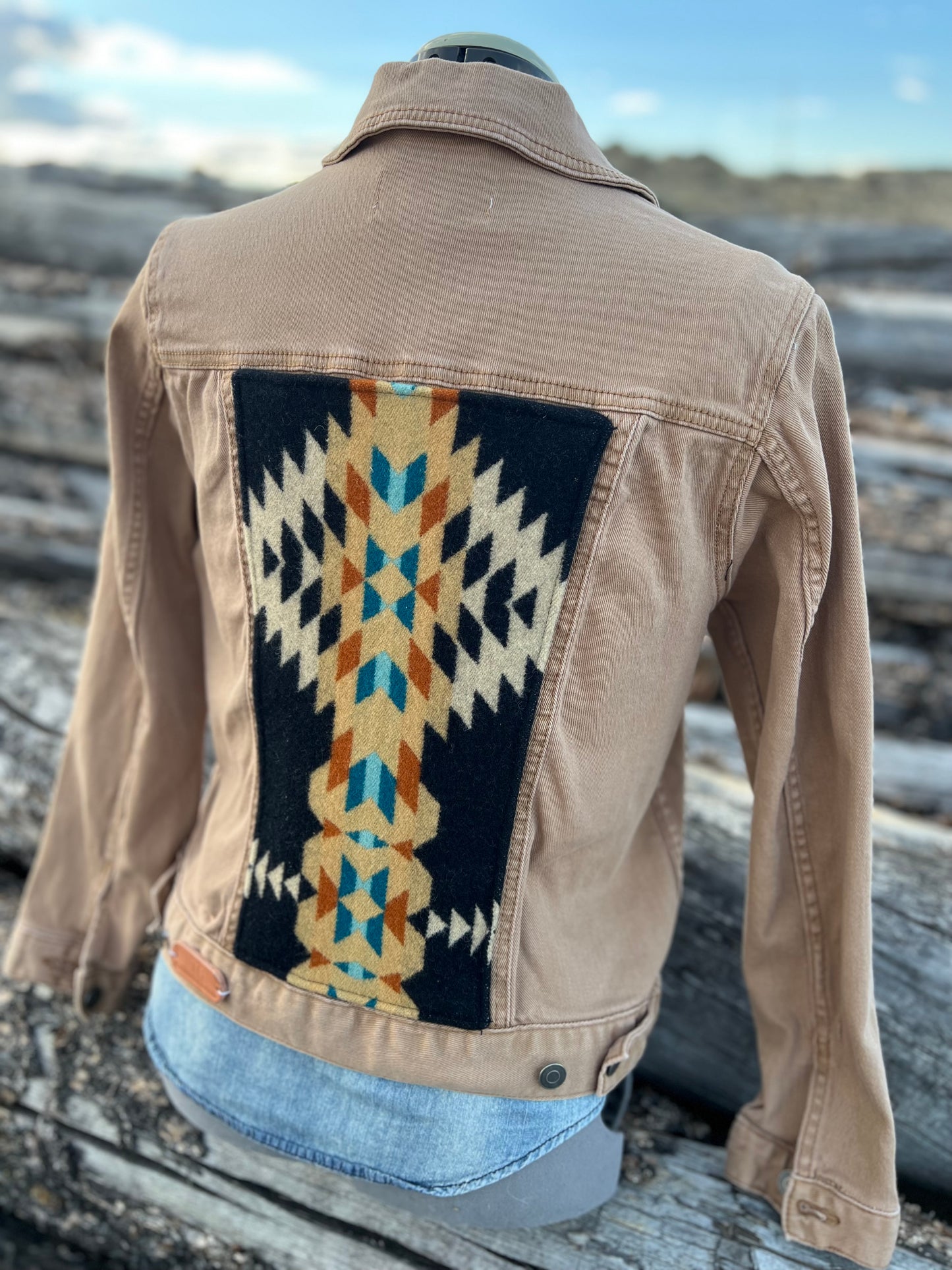 Tan Jacket with Pendleton ~Ladies L
