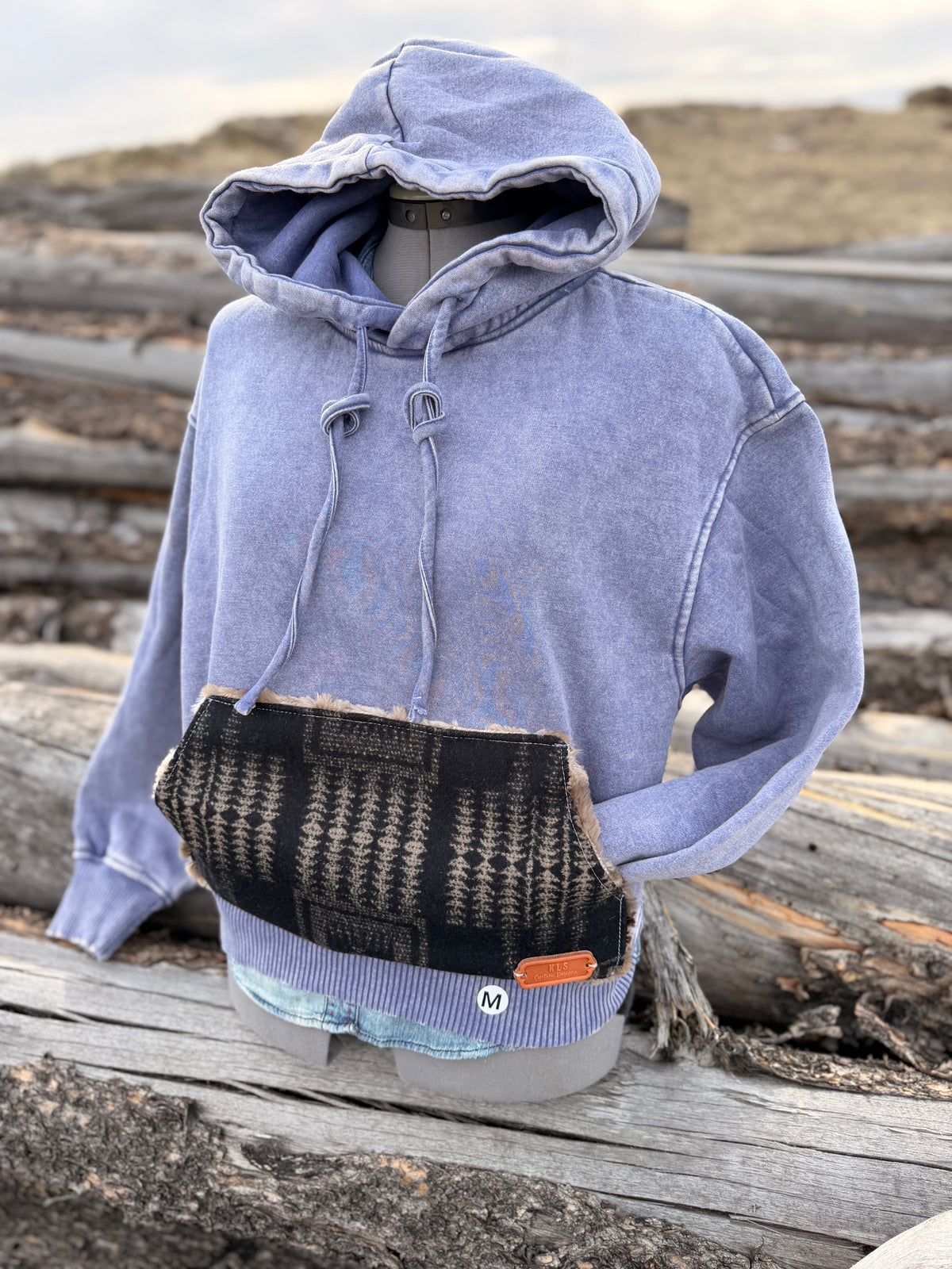 CROP Hoodie Sweatshirt - Medium