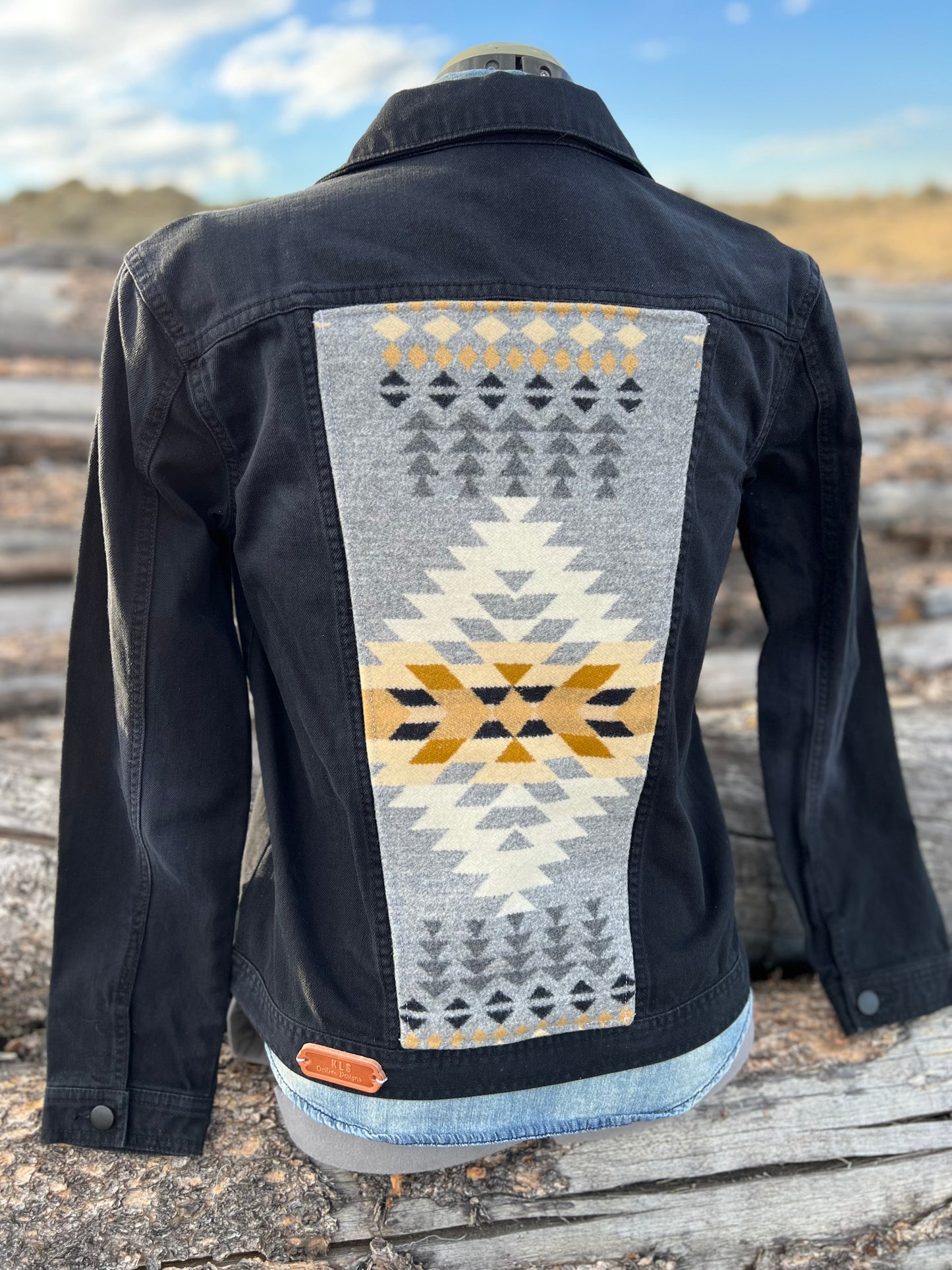 Black Jacket with Pendleton ~Ladies S