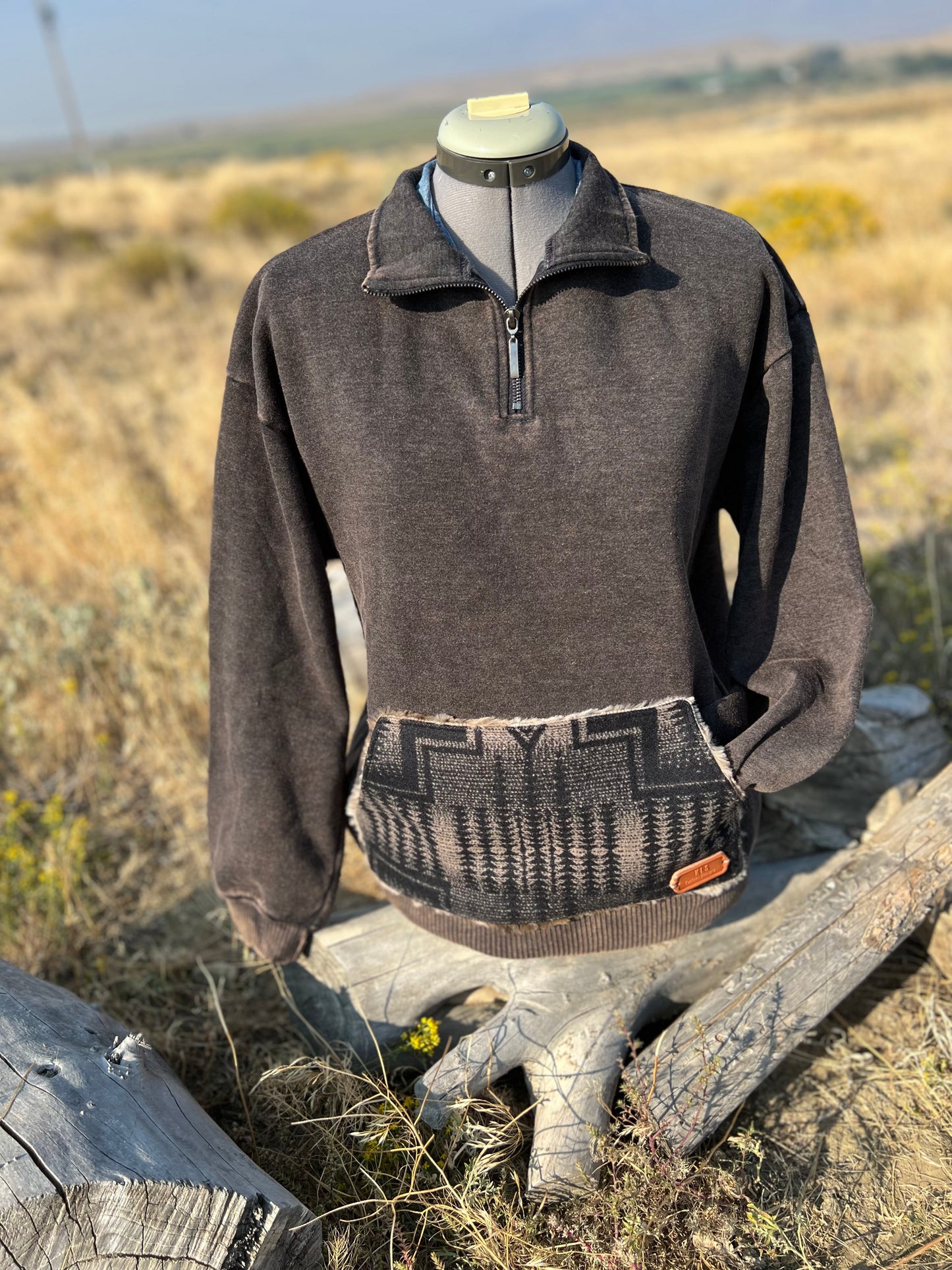 1/4 Zip Sweatshirt - Large