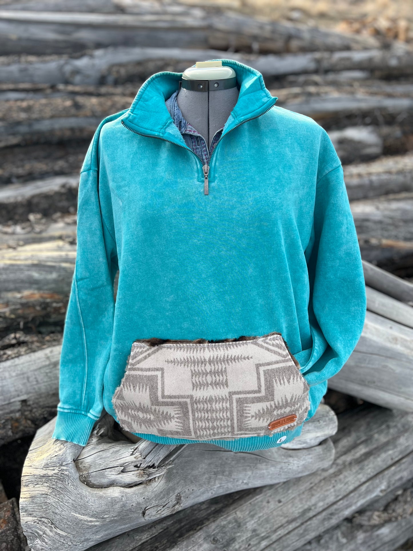 1/4 Zip Sweatshirt - Large